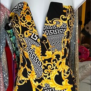 Only worn  has a little rip but like brand new Have a close-up picture